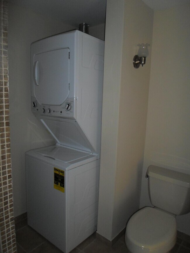 Building Photo - 1674 Forest Lakes Cir