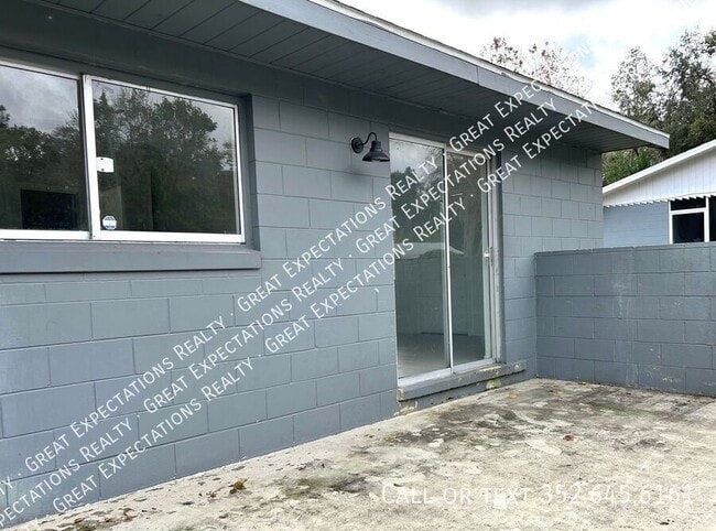 Building Photo - 5846 SE Drew Rd