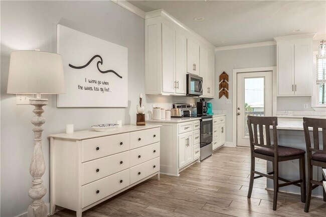 Building Photo - 1913 Cadillac Ave