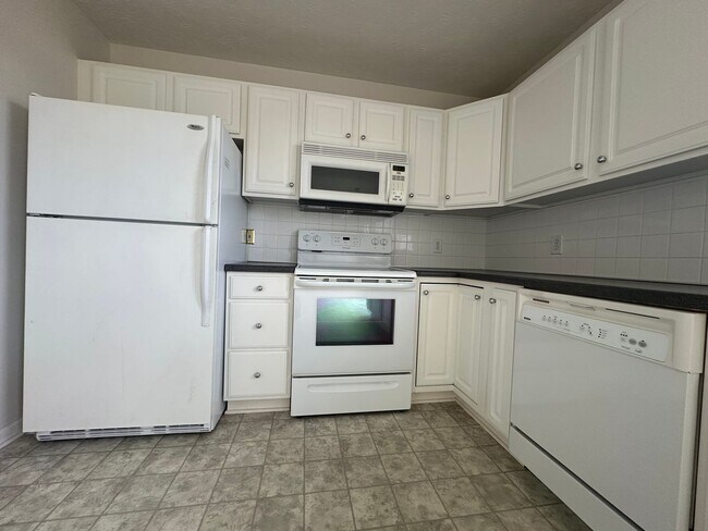Building Photo - 1015 Blake Ct