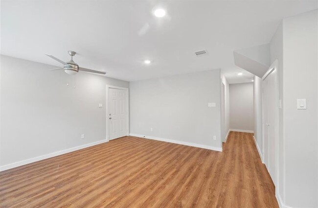 Building Photo - 8715 Bertwood St