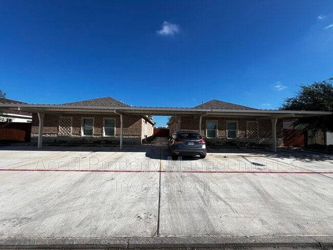 Primary Photo - 1327 W Garfield Ave