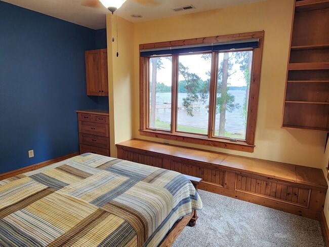Building Photo - Fully Furnished Lakefront Home