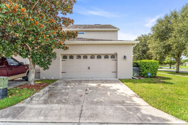 Building Photo - Spacious 3-Bed, 2.5 Bath End Unit Townhome in Windermere with 2 Car Garage!