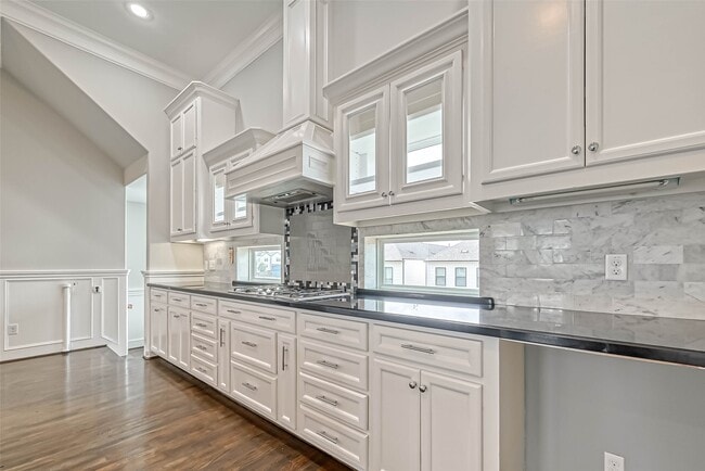 Building Photo - 2113 Bidwell Dr