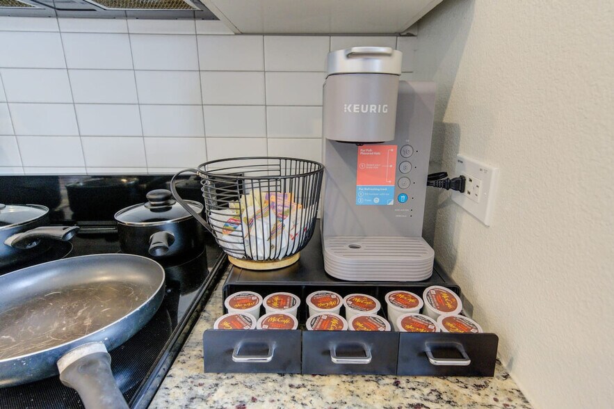 Building Photo - 1111 Shepherd Dr