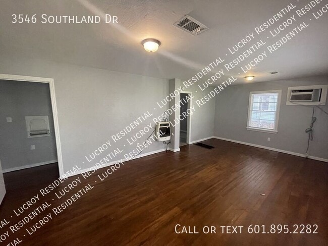 Building Photo - 3546 Southland Dr