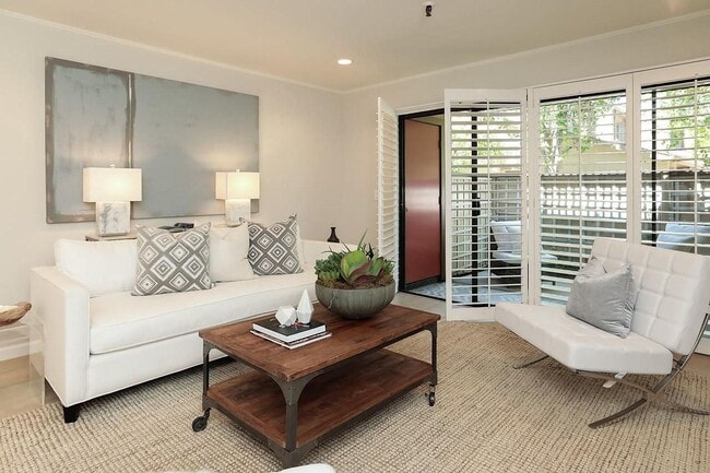 Building Photo - Beautiful and very Spacious 1BR 1BA Condo in Mountain View