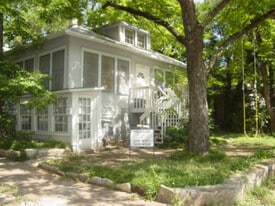 Building Photo - 1107 W 22nd St