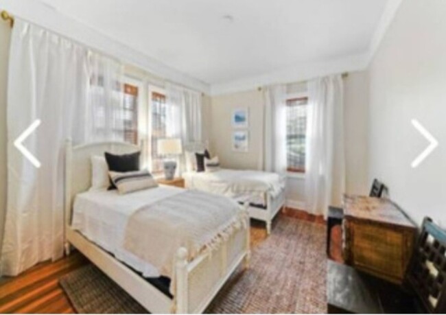 2 twin beds - 253 Park Ave