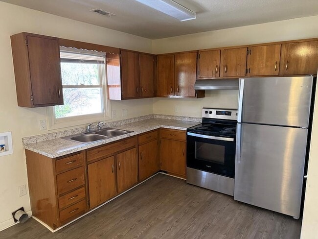 Building Photo - 0 N Womack St