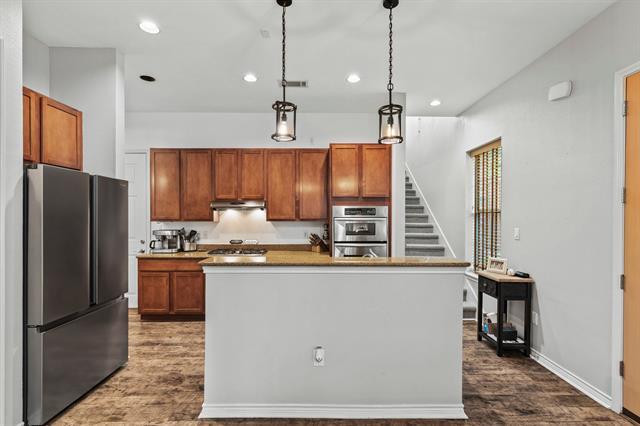 Building Photo - 1210 Emerald Glen