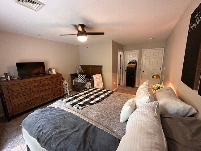 Bedroom 2 (4) - 8940 Executive Club Dr