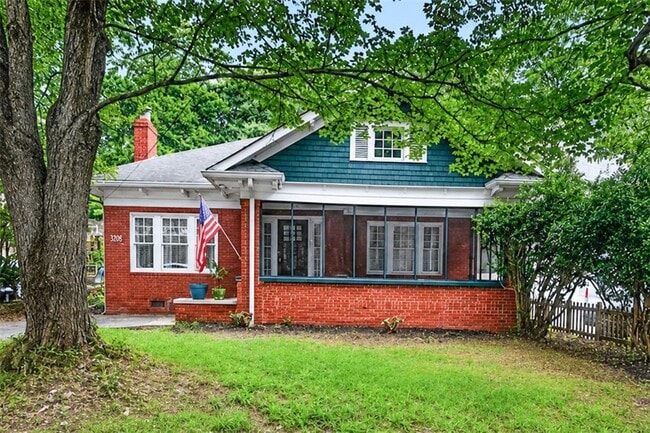 Building Photo - 582 Clifton Rd NE