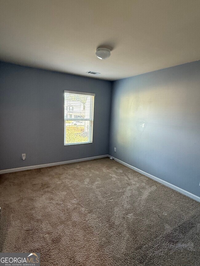 Building Photo - 2937 S Hills