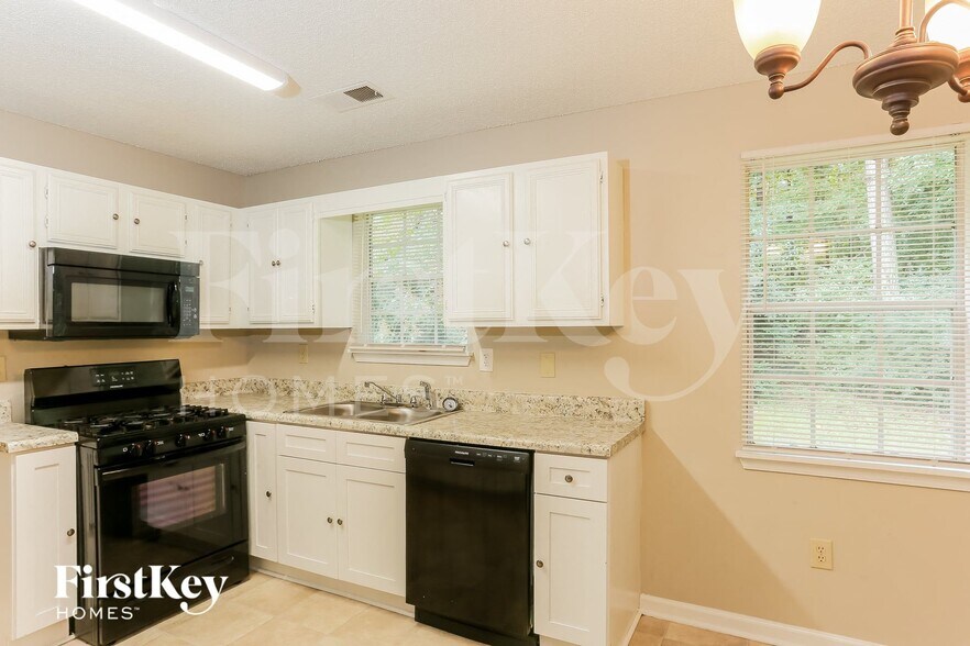 Building Photo - 993 Cherry Laurel Dr