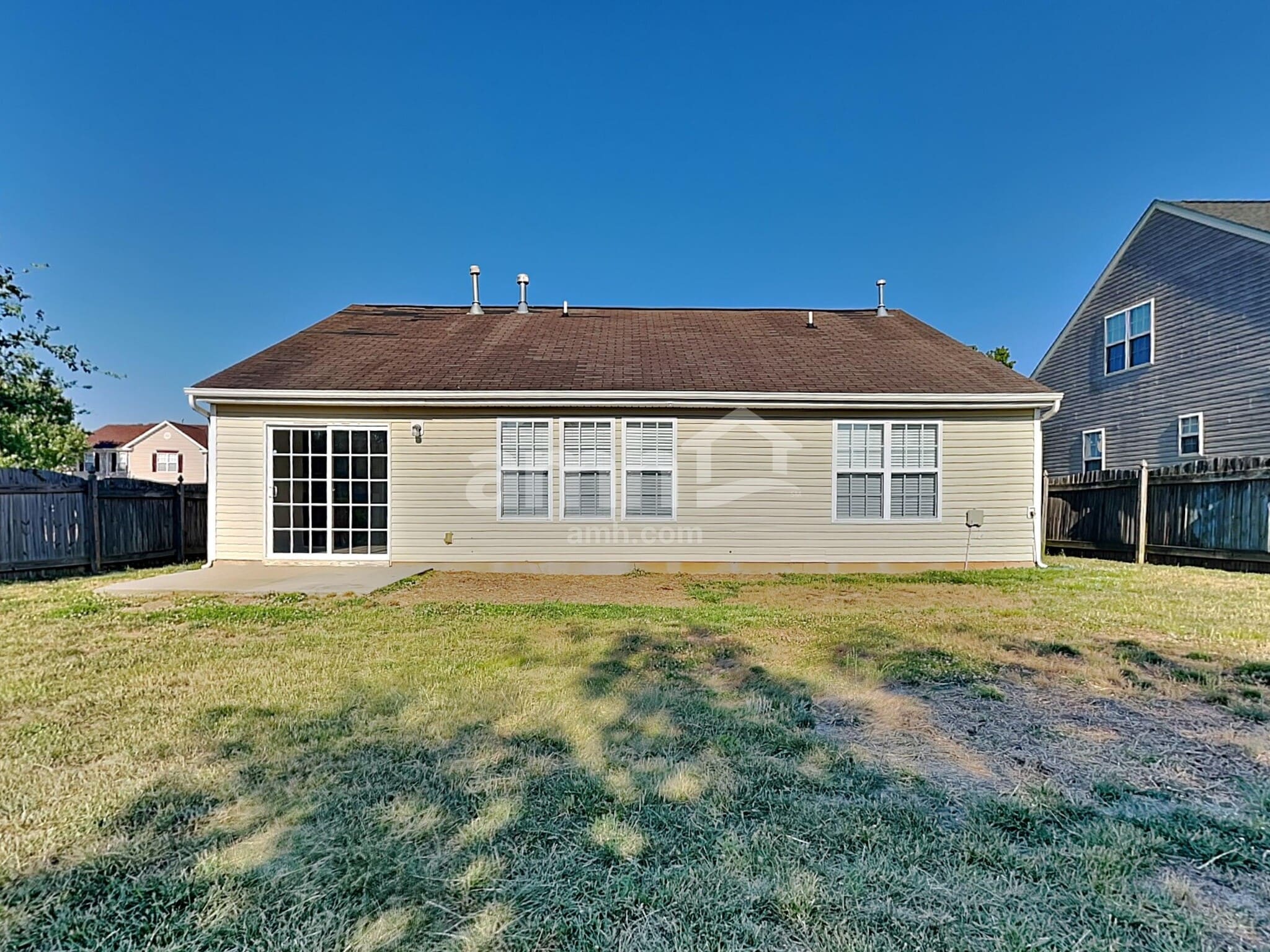 Building Photo - 4404 Wolf Run Dr
