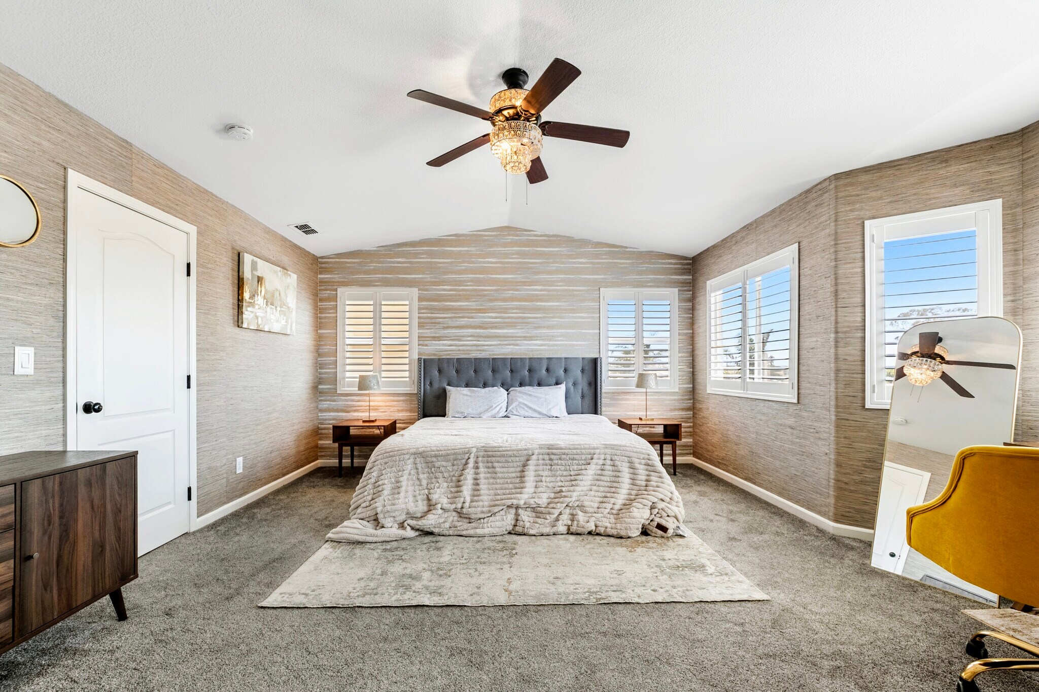 Master Bedroom - 5006 Rowe Dr