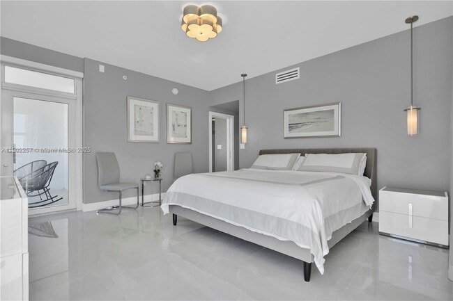 Building Photo - 4201 Collins Ave