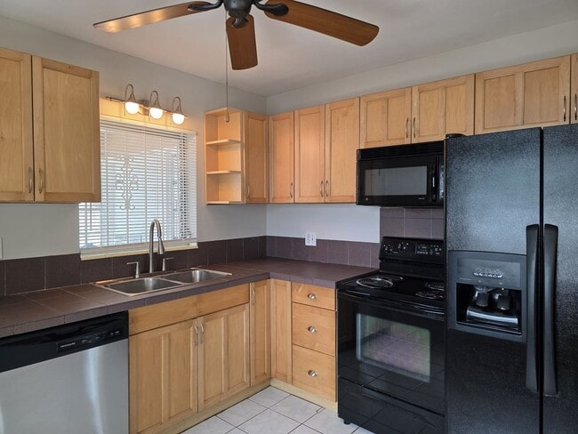 Building Photo - 2 Bedroom Single Family Home in Central Gulfport