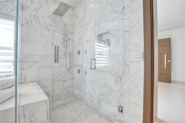 Building Photo - 20824 NE 37th Ave