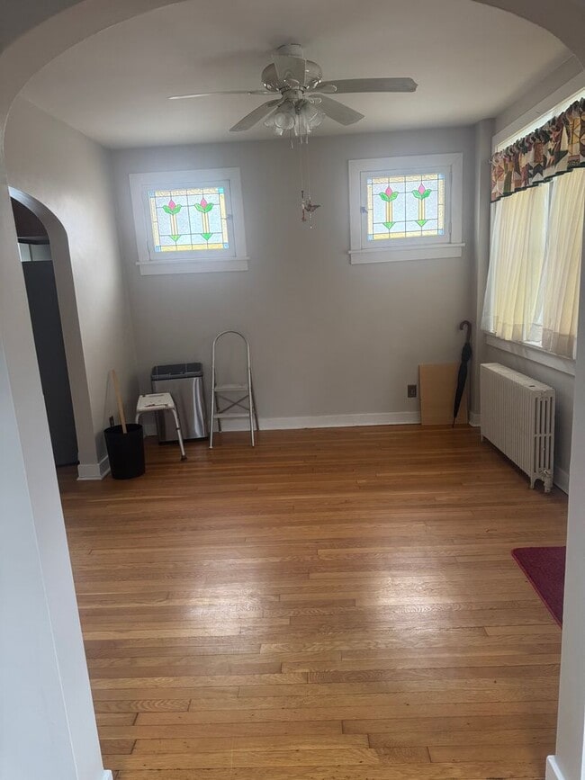 Building Photo - 201 Moore Ave