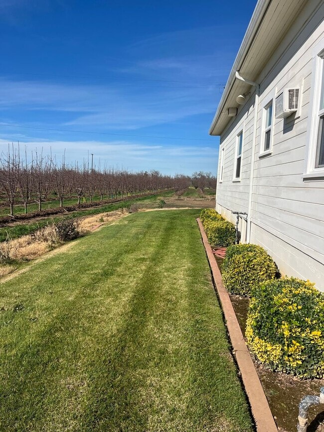 Building Photo - 3636 Beecher Rd