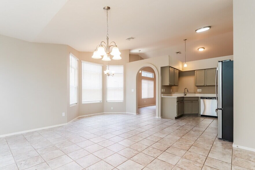 Building Photo - 2999 W Sky Ranch Trail