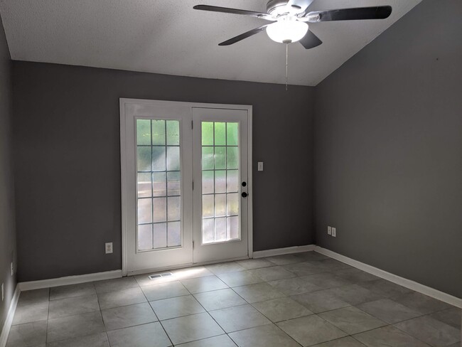 Building Photo - 408 Patriot Pl