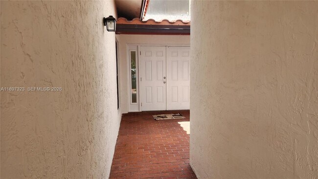 Building Photo - 10628 SW 118th Pl