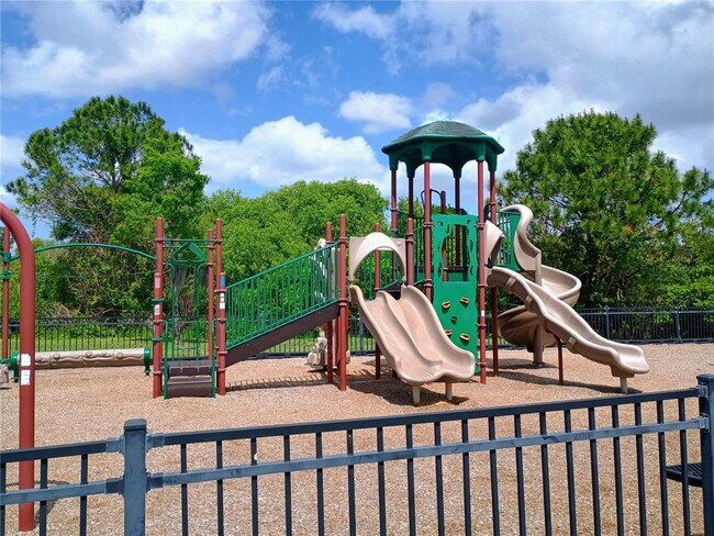 Building Photo - 14084 Bridgewater Crossings Blvd