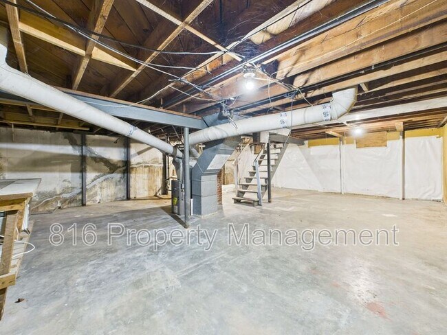 Building Photo - 7424 Bellefontaine Ave