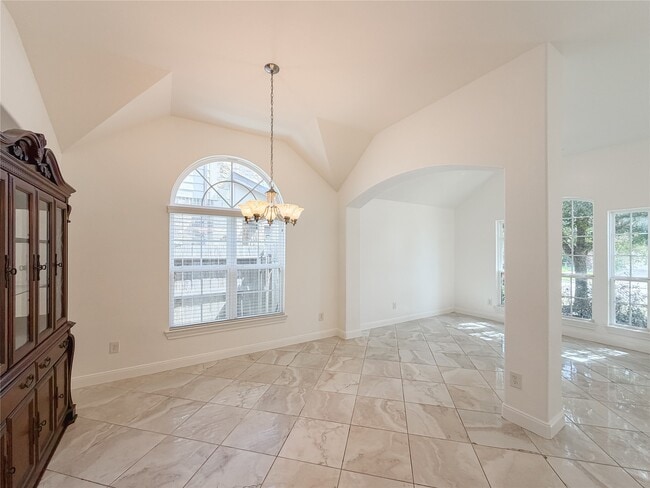 Building Photo - 18126 Golden Falls Ln