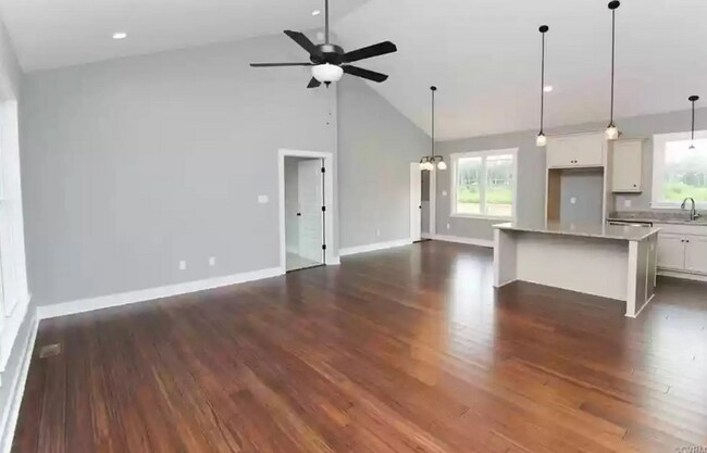 Open concept: living, dinning, & kitchen - 7315 Thweatt Dr