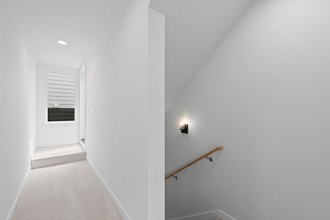 Building Photo - ULTRA-MODERN Townhome w/AC and Views in the Heart of Eastlake!