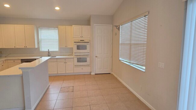 Building Photo - 2264 Newport Isles Blvd