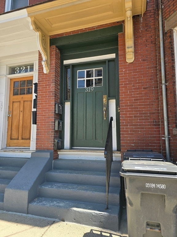 Building Photo - 319 Spruce St
