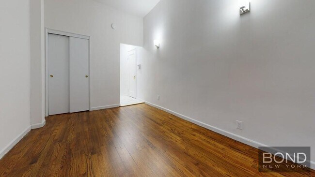 Building Photo - 228 E 89th St