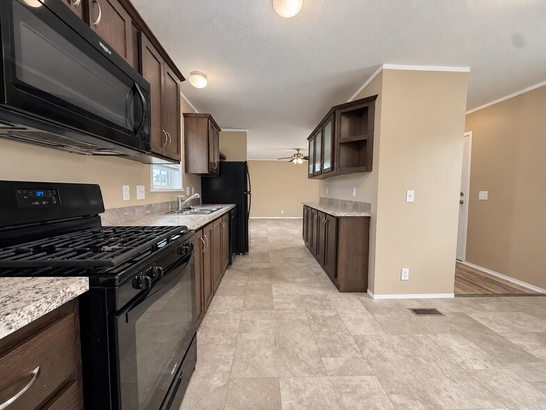 Building Photo - 71597 Penny Ct