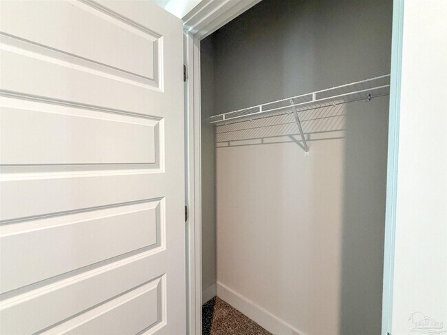 Building Photo - 9899 Starling Dr