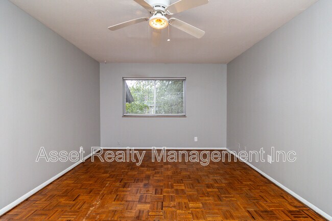 Building Photo - 3636 Taliluna Ave