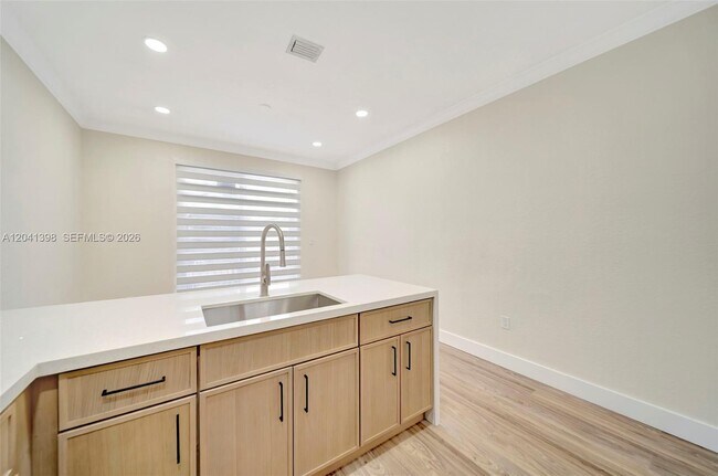 Building Photo - 17620 NW 73rd Ave