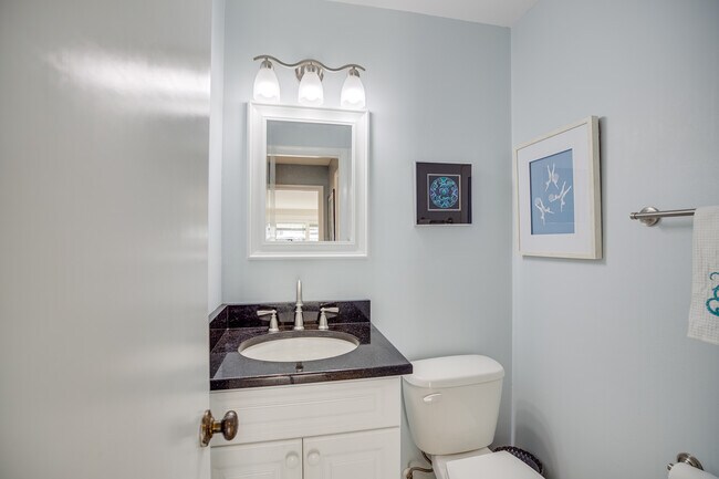 Building Photo - 2722 Cardinal Dr