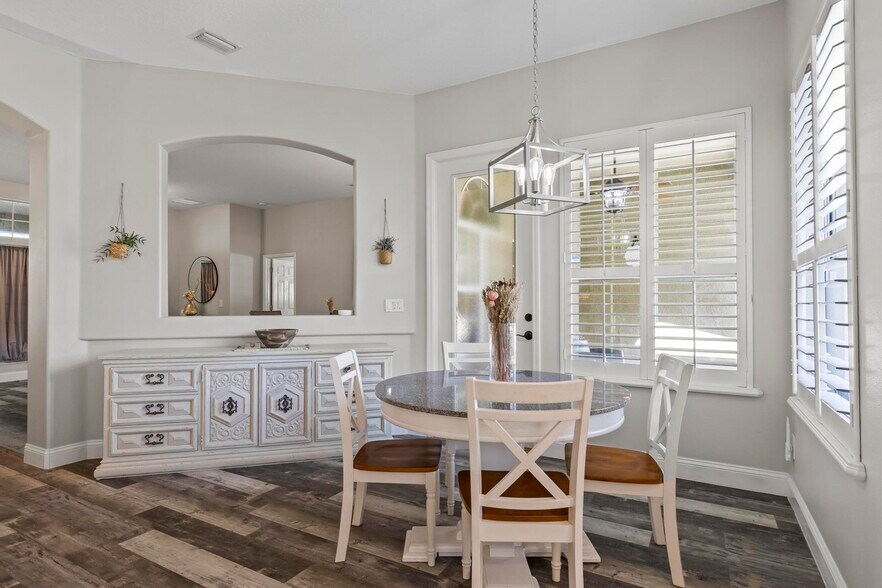 Building Photo - 7 Woodfield Dr