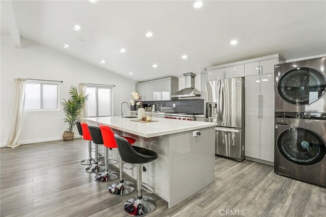 Building Photo - 5633 Rawlings Ave