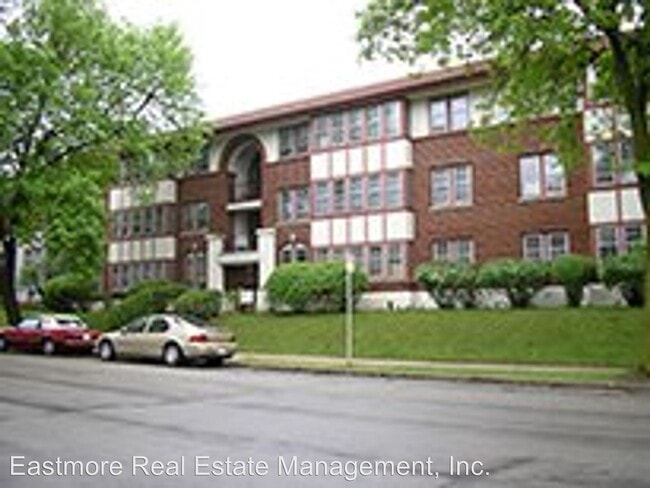 Primary Photo - 2011 E Park Pl