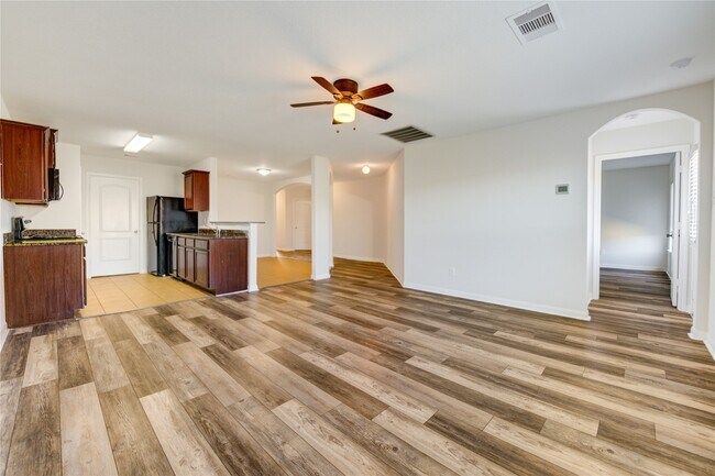 Building Photo - 8839 Hazel Rose Sky Dr