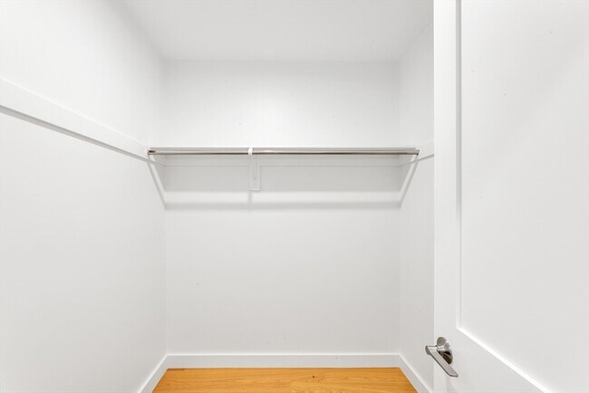 Building Photo - 256 Dorchester St