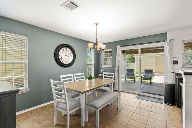 Building Photo - 1051 Dorn