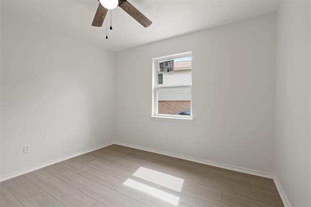 Building Photo - 2024 Oakmeadow St